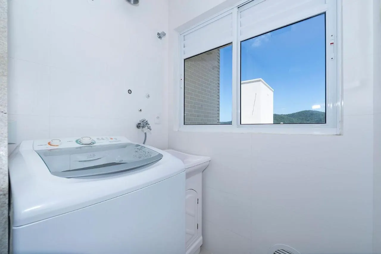 Aluguel Apartamento 3 Quartos Sendo 1 Suite Bombas Sc Bombinhas 0*,  Brazílie